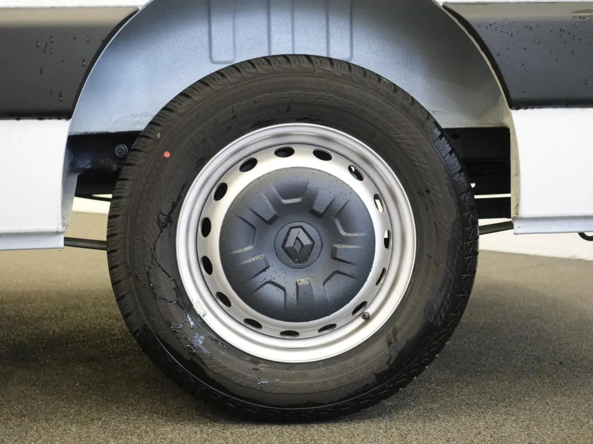 T33 2.3 dCi 135 L2H2 BPM VRIJ! Airco Cruise control Parkeersensoren Navigatie Trekhaak