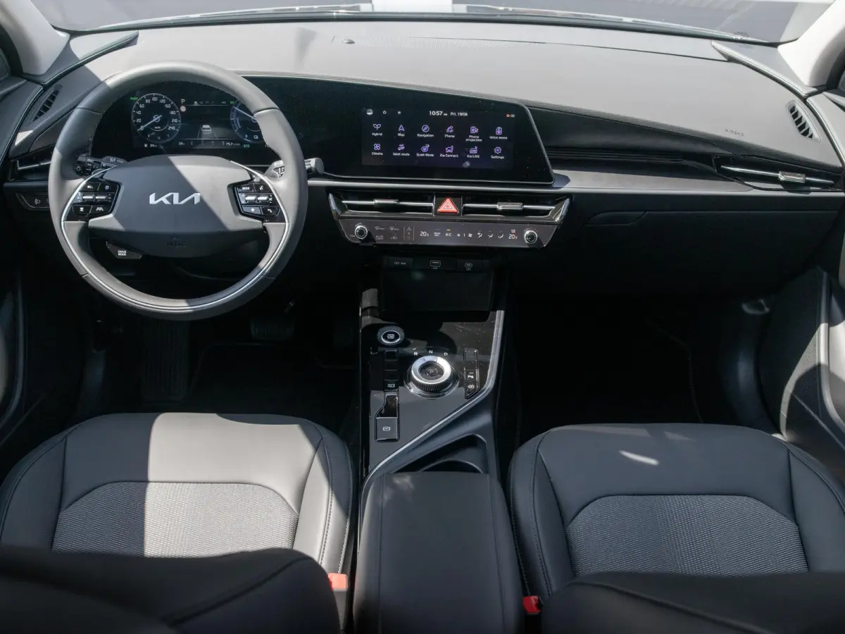 1.6 GDi Hybrid DynamicLine | Actieprijs* | Navi. | Clima. | Adapt. Cruise. | Achteruitrijcamera | Parkeersensoren | Dakrails