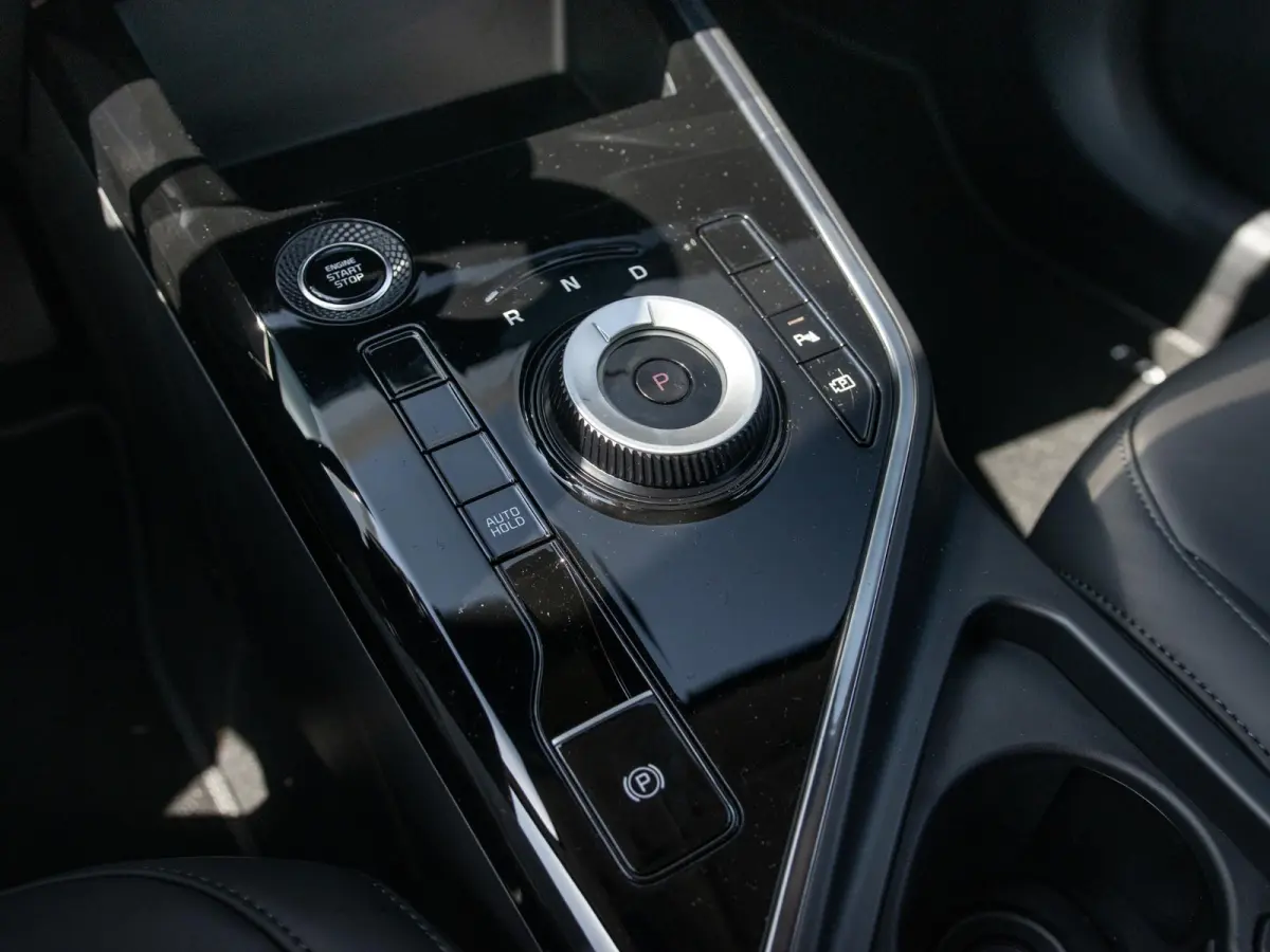 1.6 GDi Hybrid DynamicLine | Actieprijs* | Navi. | Clima. | Adapt. Cruise. | Achteruitrijcamera | Parkeersensoren | Dakrails