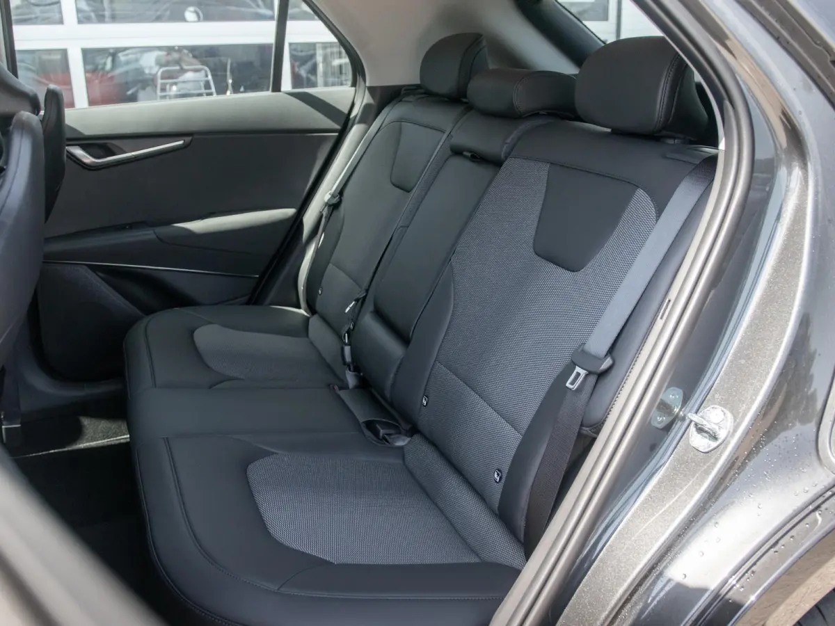 1.6 GDi Hybrid DynamicLine | Actieprijs* | Navi. | Clima. | Adapt. Cruise. | Achteruitrijcamera | Parkeersensoren | Dakrails