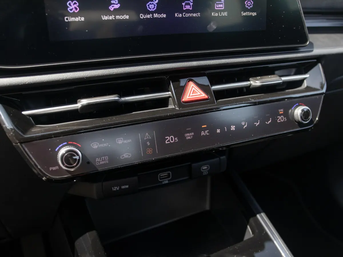 1.6 GDi Hybrid DynamicLine | Actieprijs* | Navi. | Clima. | Adapt. Cruise. | Achteruitrijcamera | Parkeersensoren | Dakrails