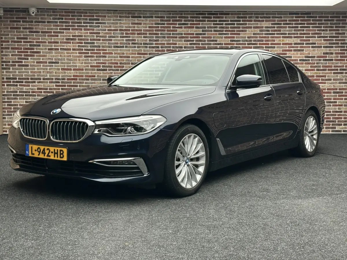 530e iPerformance High Executive Pano| Harman Kardon| 360 camera