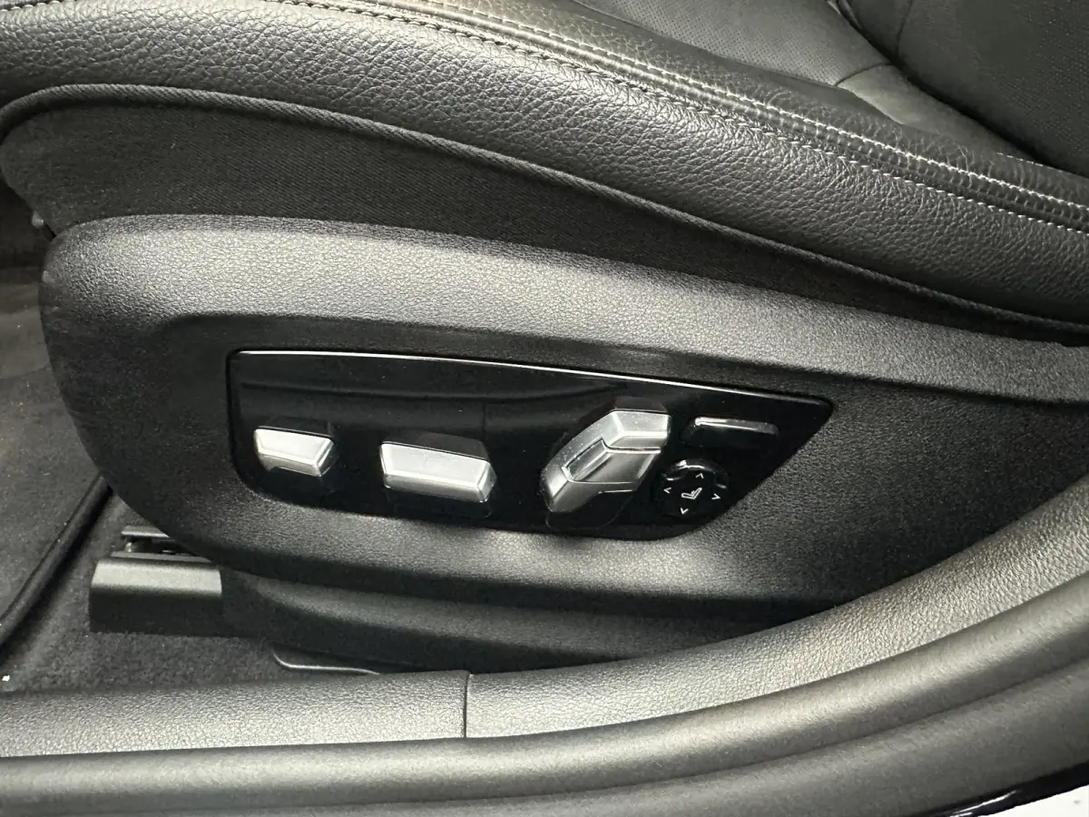 530e iPerformance High Executive Pano| Harman Kardon| 360 camera