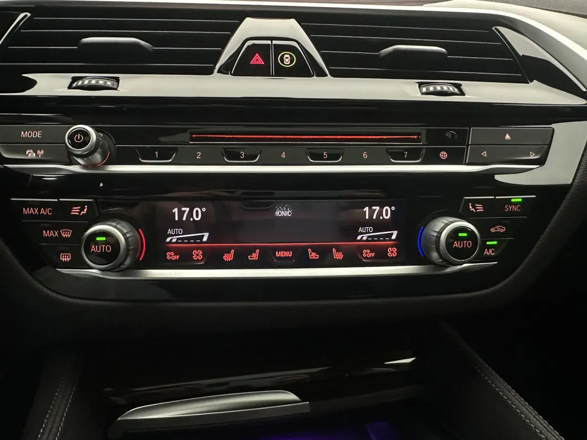 530e iPerformance High Executive Pano| Harman Kardon| 360 camera