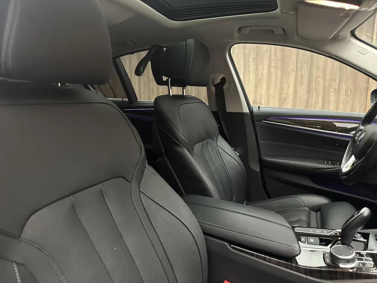 530e iPerformance High Executive Pano| Harman Kardon| 360 camera