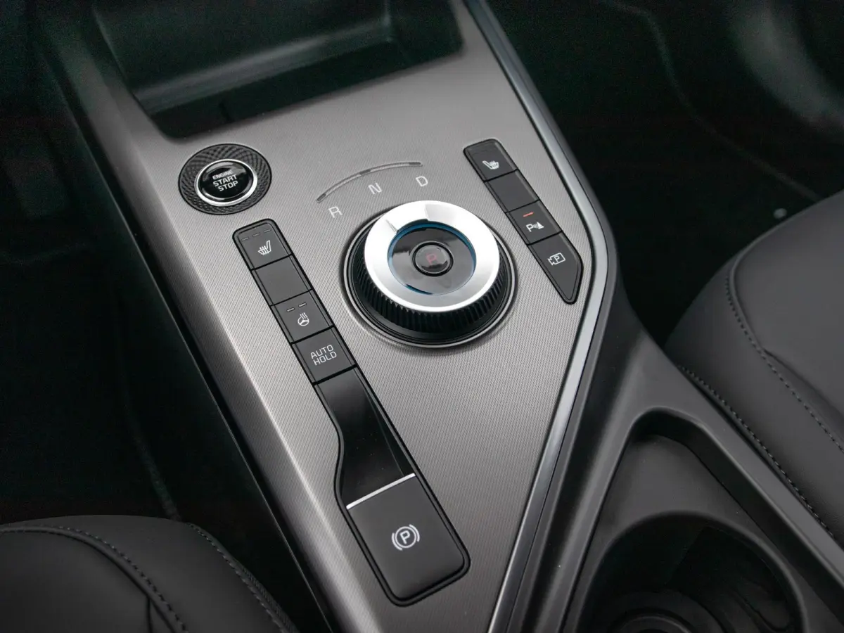 1.6 GDi Hybrid DynamicPlusLine | Actieprijs* | Navi. | Clima. | Adapt. Cruise. | Achteruitrijcamera | Parkeersensoren | Dodehoekassistentie | Stoel&Stuur Verwarming | Schuif-/Kanteldak