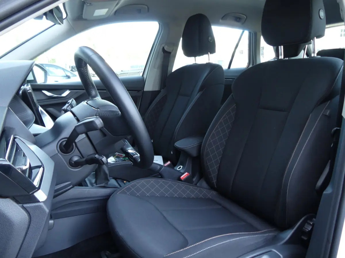 1.0 TSI Ambition | Climate Control | Navigatie + CarPlay | PDC | Virtual Dashboard |