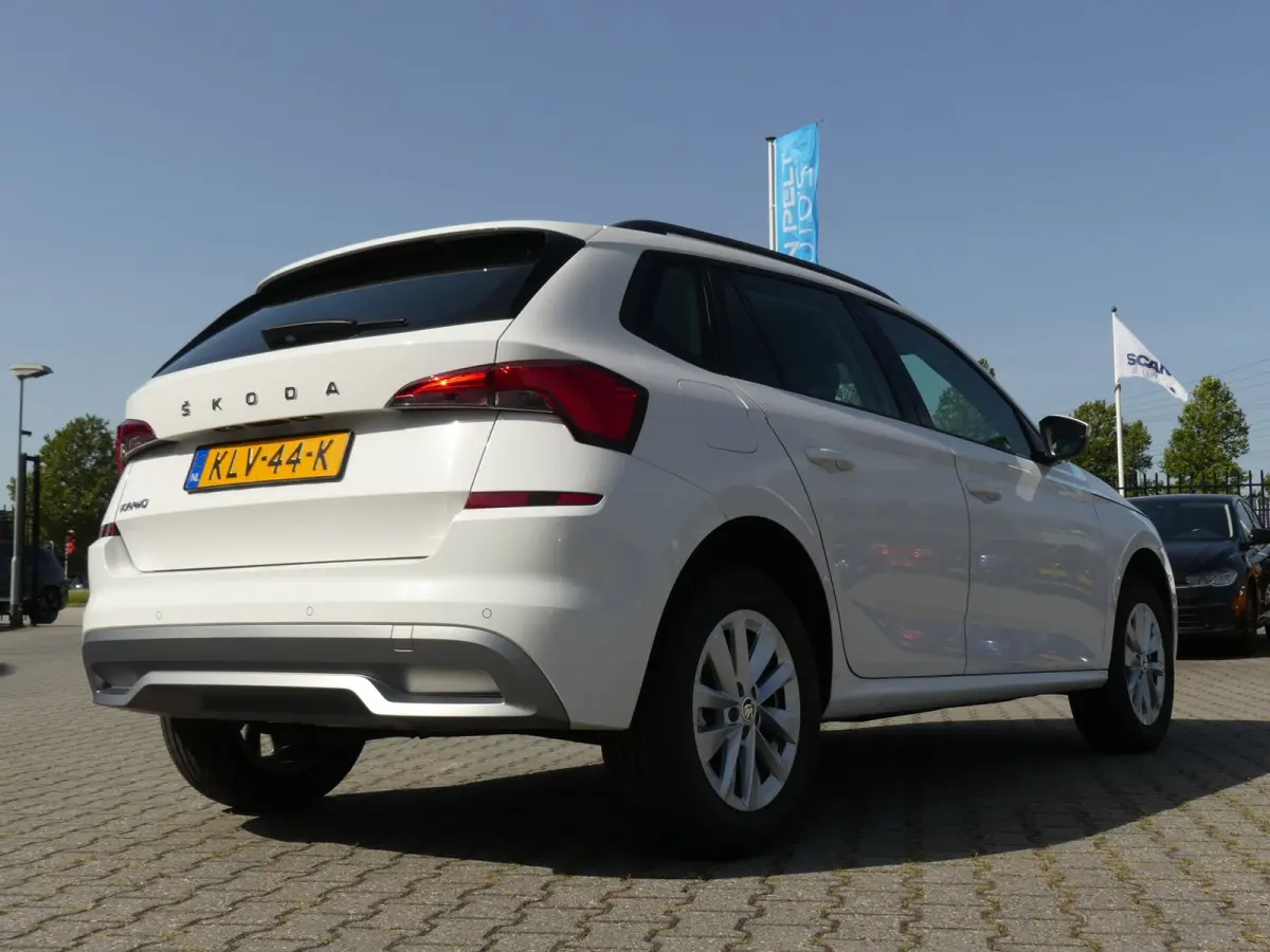1.0 TSI Ambition | Climate Control | Navigatie + CarPlay | PDC | Virtual Dashboard |