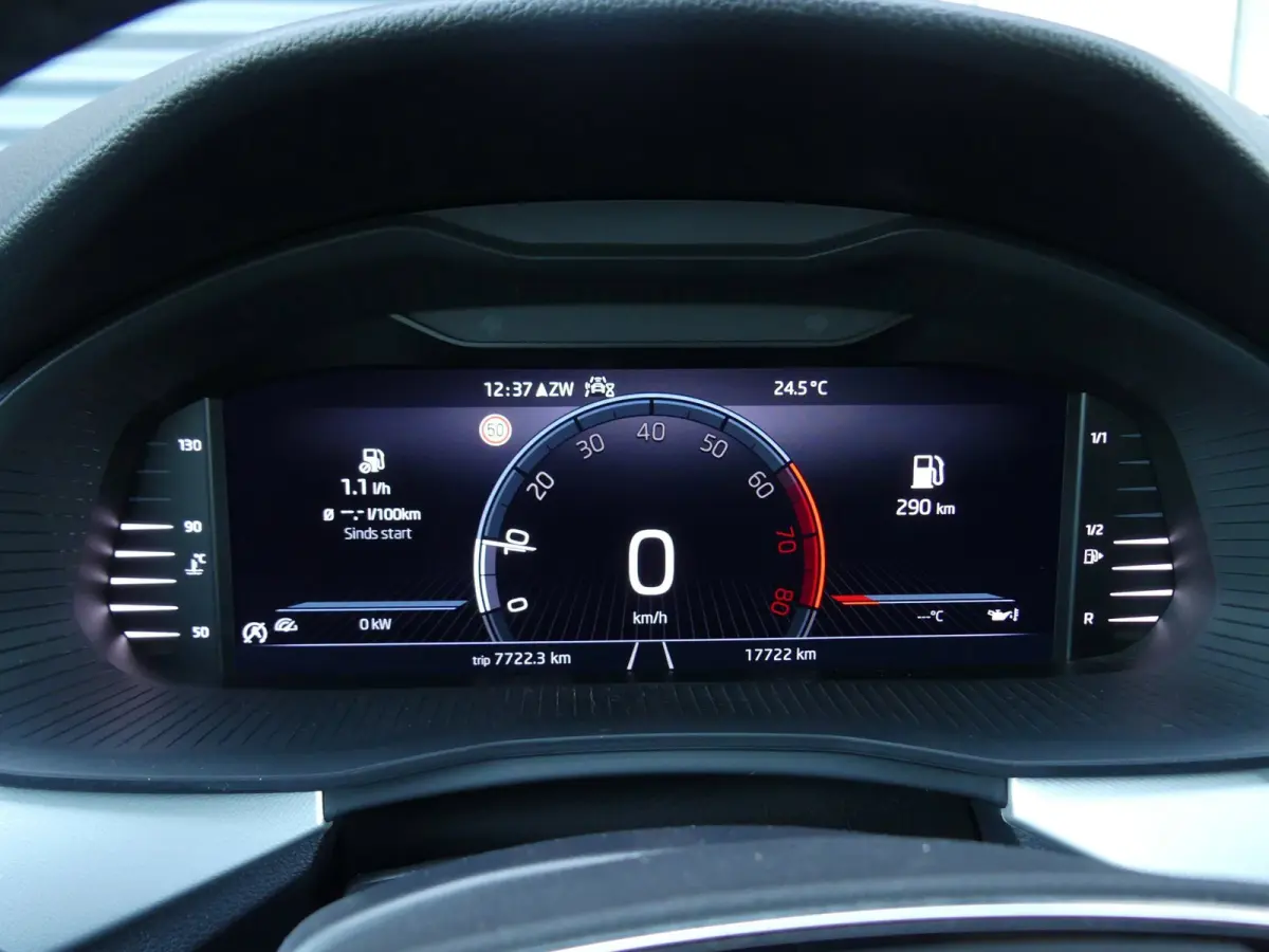 1.0 TSI Ambition | Climate Control | Navigatie + CarPlay | PDC | Virtual Dashboard |