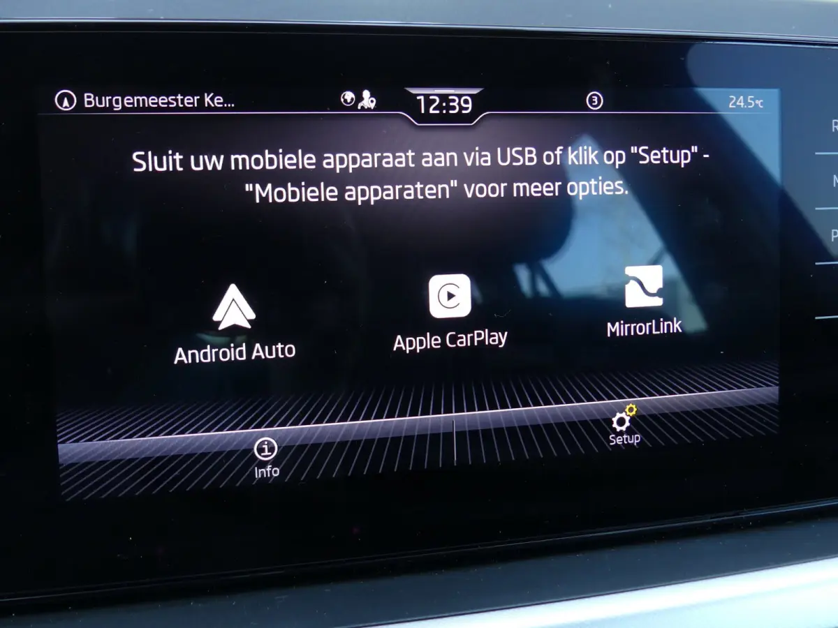 1.0 TSI Ambition | Climate Control | Navigatie + CarPlay | PDC | Virtual Dashboard |