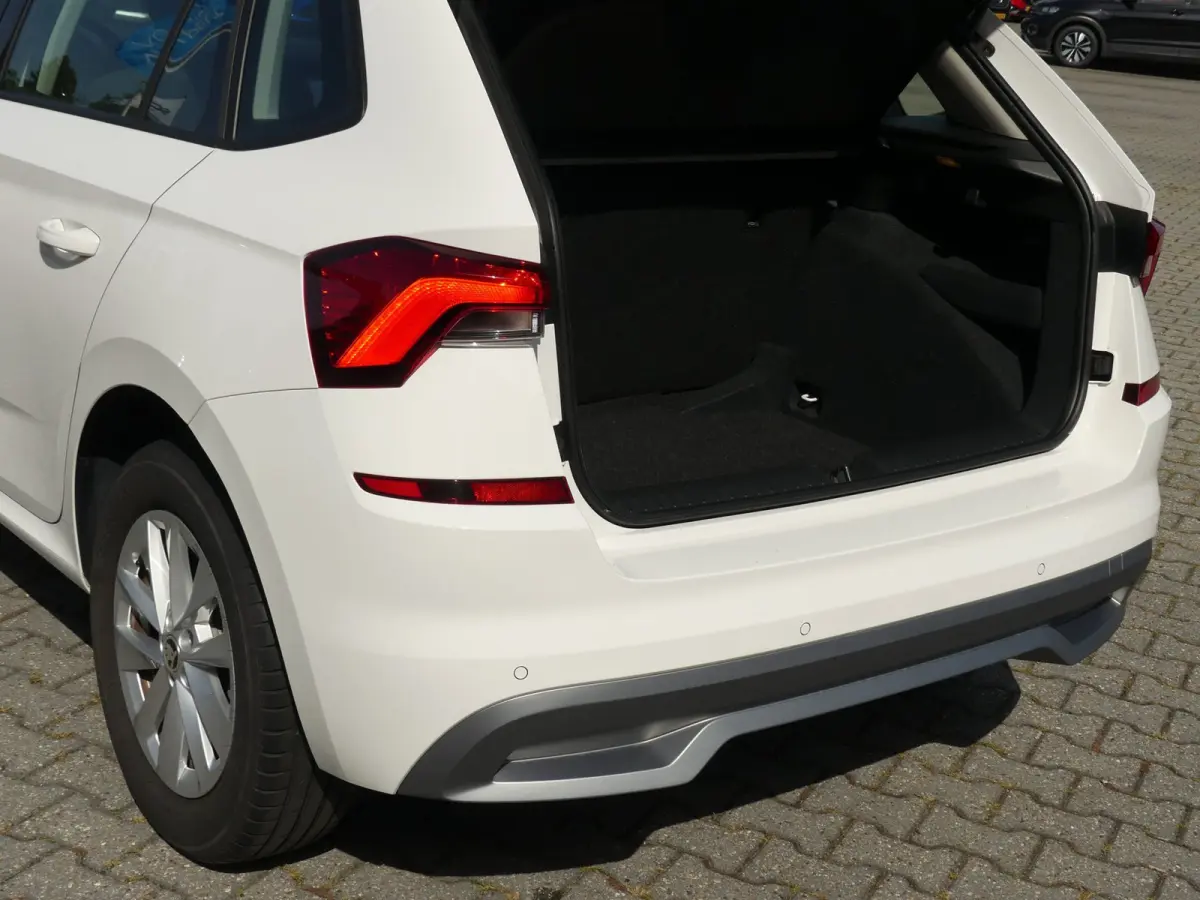 1.0 TSI Ambition | Climate Control | Navigatie + CarPlay | PDC | Virtual Dashboard |