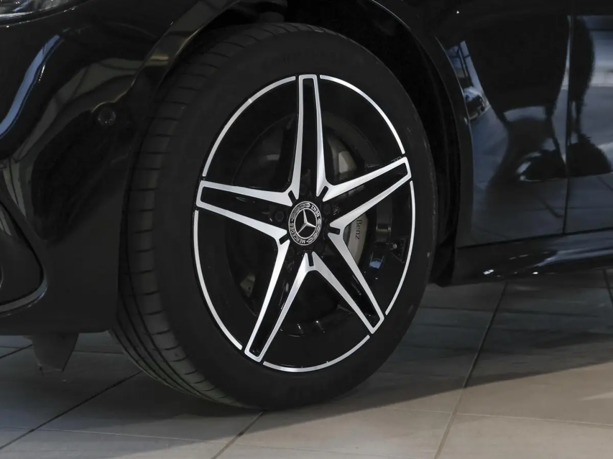 300e AMG ** HIGH LED, NAVI+, PANO, TREKH, WINTER, DISTR. ** UNFALLFREI - Ex. MB-AG ** ** INFORMEER OOK NAAR ONZE AANTREKKELIJKE FINANCIAL-LEASE TARIEVEN **