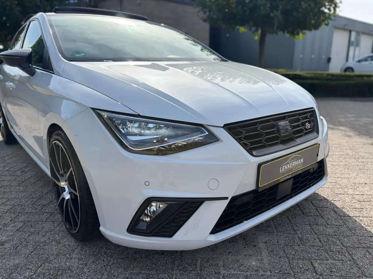 1.0 TSI FR DSG I PANO I CARPLAY I CAMERA I CRUISE I LED I 110PK