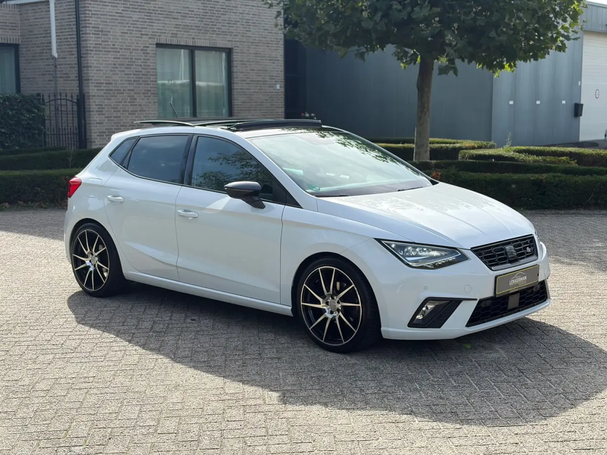 1.0 TSI FR DSG I PANO I CARPLAY I CAMERA I CRUISE I LED I 110PK