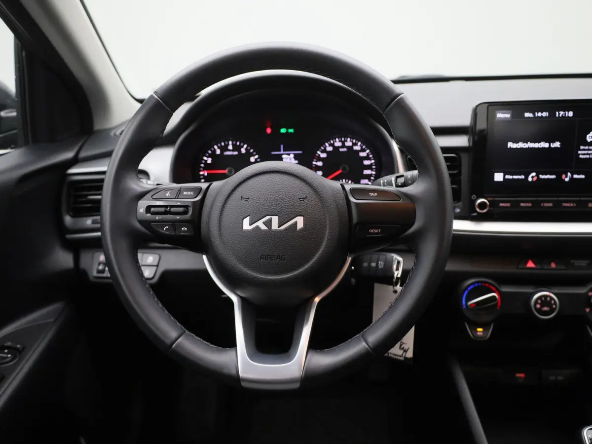 1.0 T 100 Pure | Airconditioning | Apple Carplay/Android Auto | Parkeersensoren | Lichtmetalen Velgen |