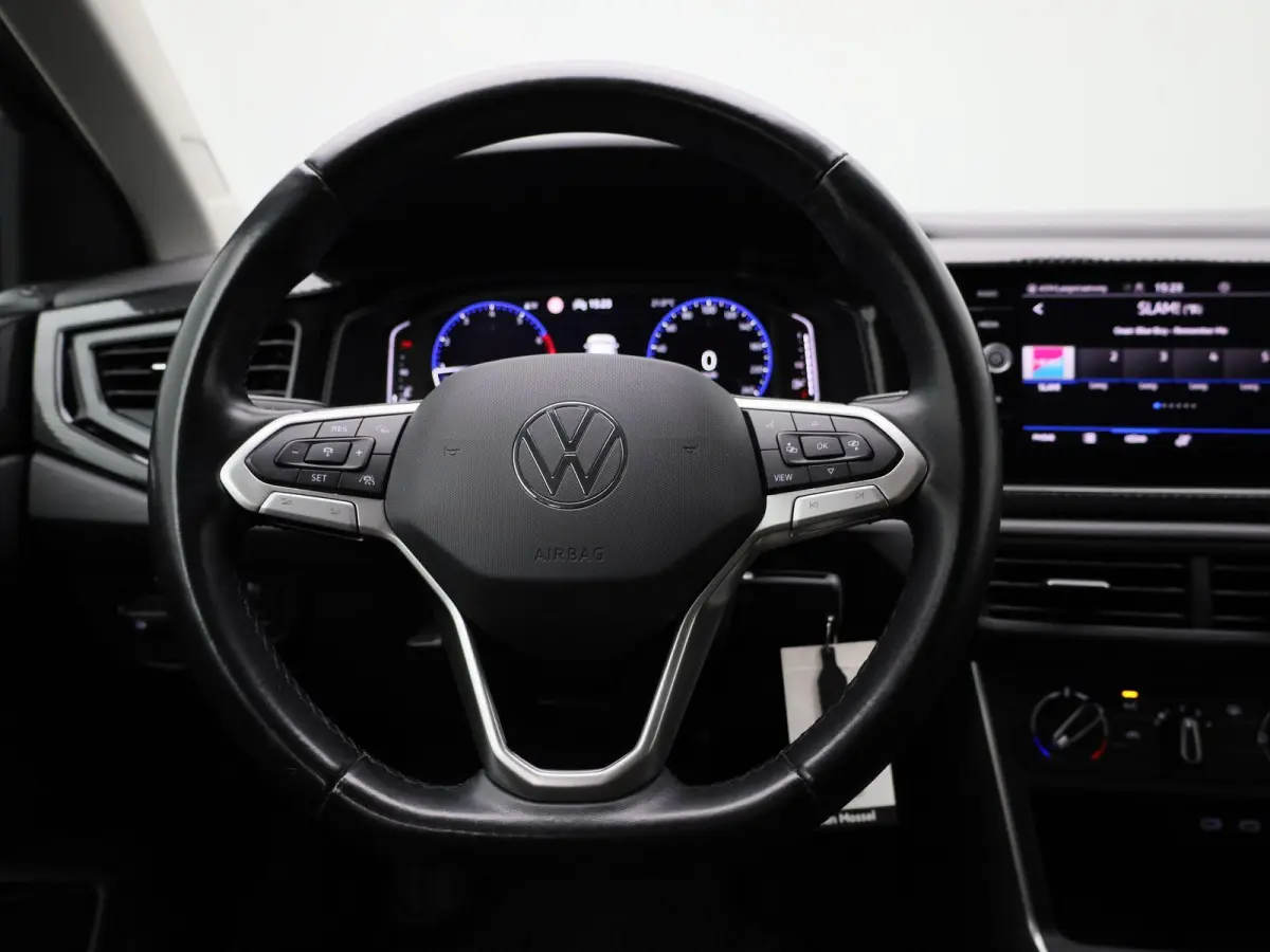 1.0 TSI Life | AIRCO | CAMERA | DIGITAAL DASHBOARD | ADAPTIEF CRUISECONTROL | NAVIGATIE | LMV |