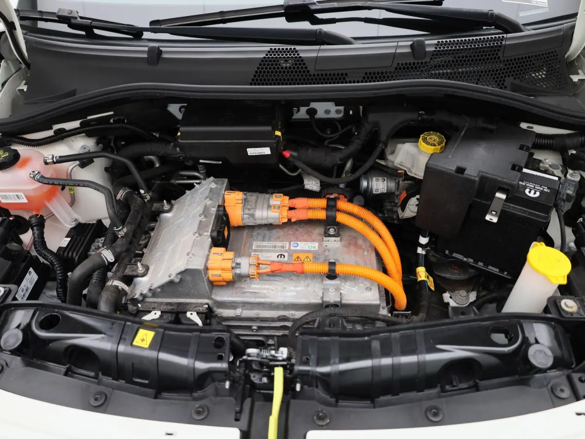42 kWh La Prima by Bocelli | LEDER | NAVIGATIE | CAMERA | ADAPTIEF CRUISECONTROL | KEYLESS | LMV | DIGITAAL DASHBOARD |