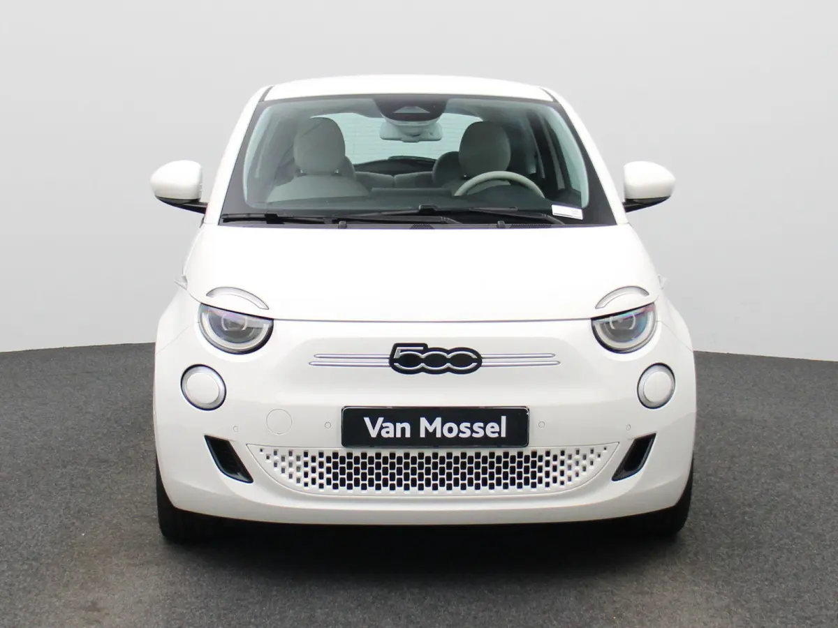 42 kWh La Prima by Bocelli | LEDER | NAVIGATIE | CAMERA | ADAPTIEF CRUISECONTROL | KEYLESS | LMV | DIGITAAL DASHBOARD |