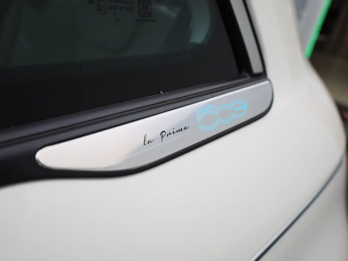 42 kWh La Prima by Bocelli | LEDER | NAVIGATIE | CAMERA | ADAPTIEF CRUISECONTROL | KEYLESS | LMV | DIGITAAL DASHBOARD |