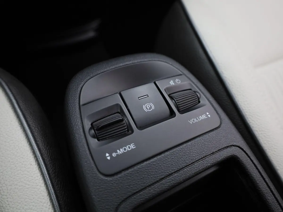 42 kWh La Prima by Bocelli | LEDER | NAVIGATIE | CAMERA | ADAPTIEF CRUISECONTROL | KEYLESS | LMV | DIGITAAL DASHBOARD |