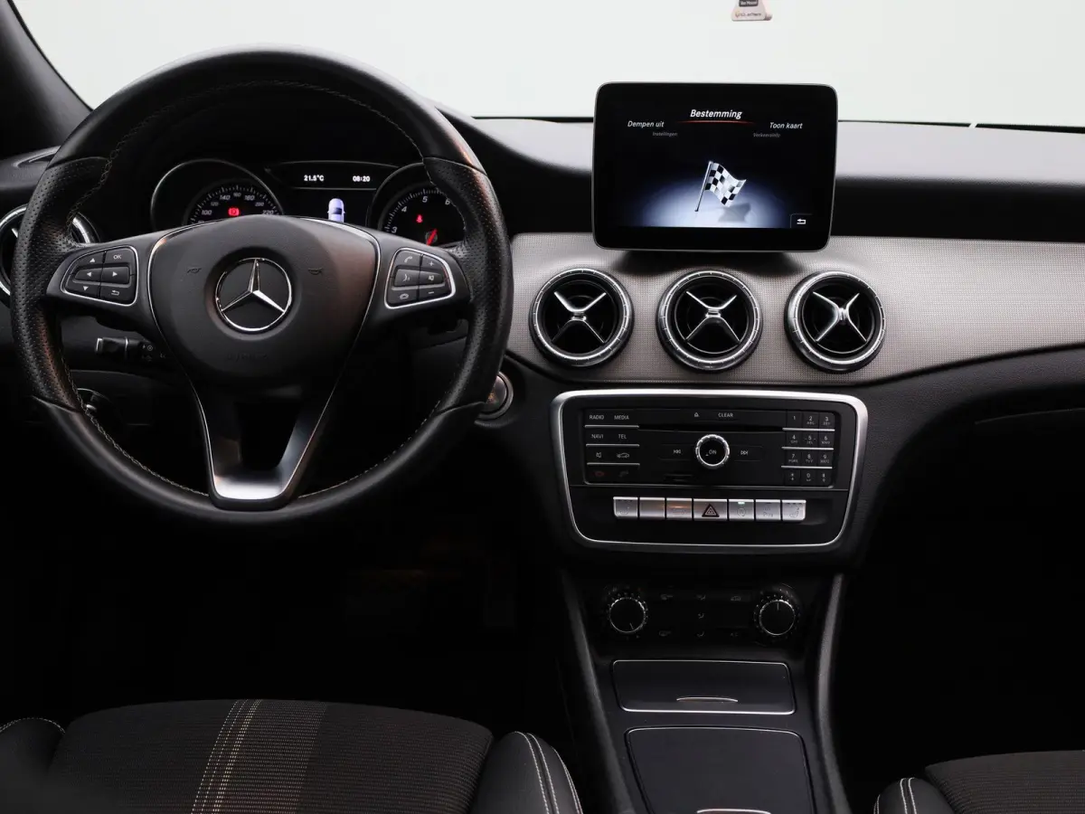 180 Business Solution Plus Upgrade Edition | TREKHAAK | CAMERA | NAVIGATIE | CRUISE CONTROL | STOELVERWARMING | LED | LMV |