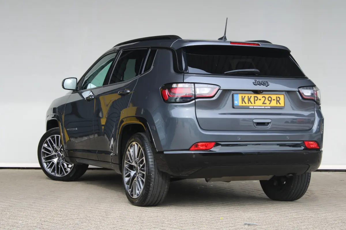 1.5T e-Hybrid S | Lederen bekleding | Camera | Apple Carplay & Android Auto | Climate Controle | Elektrisch verstelbare bestuurderstoel | Stoelverwarming |