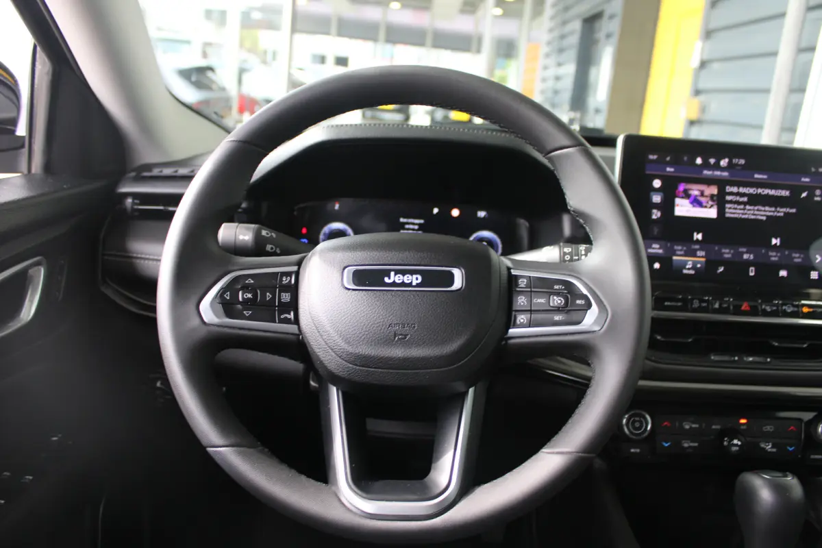 1.5T e-Hybrid S | Lederen bekleding | Camera | Apple Carplay & Android Auto | Climate Controle | Elektrisch verstelbare bestuurderstoel | Stoelverwarming |