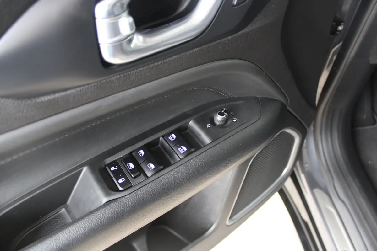 1.5T e-Hybrid S | Lederen bekleding | Camera | Apple Carplay & Android Auto | Climate Controle | Elektrisch verstelbare bestuurderstoel | Stoelverwarming |