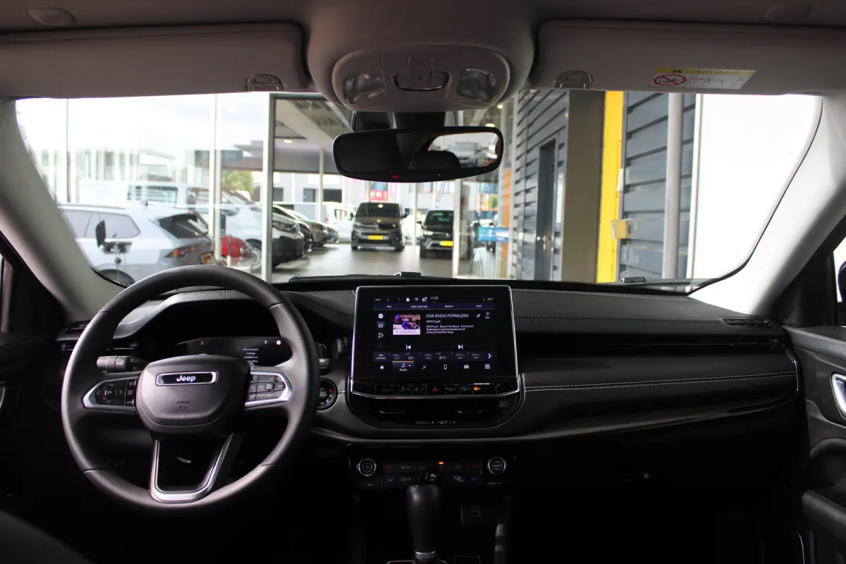 1.5T e-Hybrid S | Lederen bekleding | Camera | Apple Carplay & Android Auto | Climate Controle | Elektrisch verstelbare bestuurderstoel | Stoelverwarming |