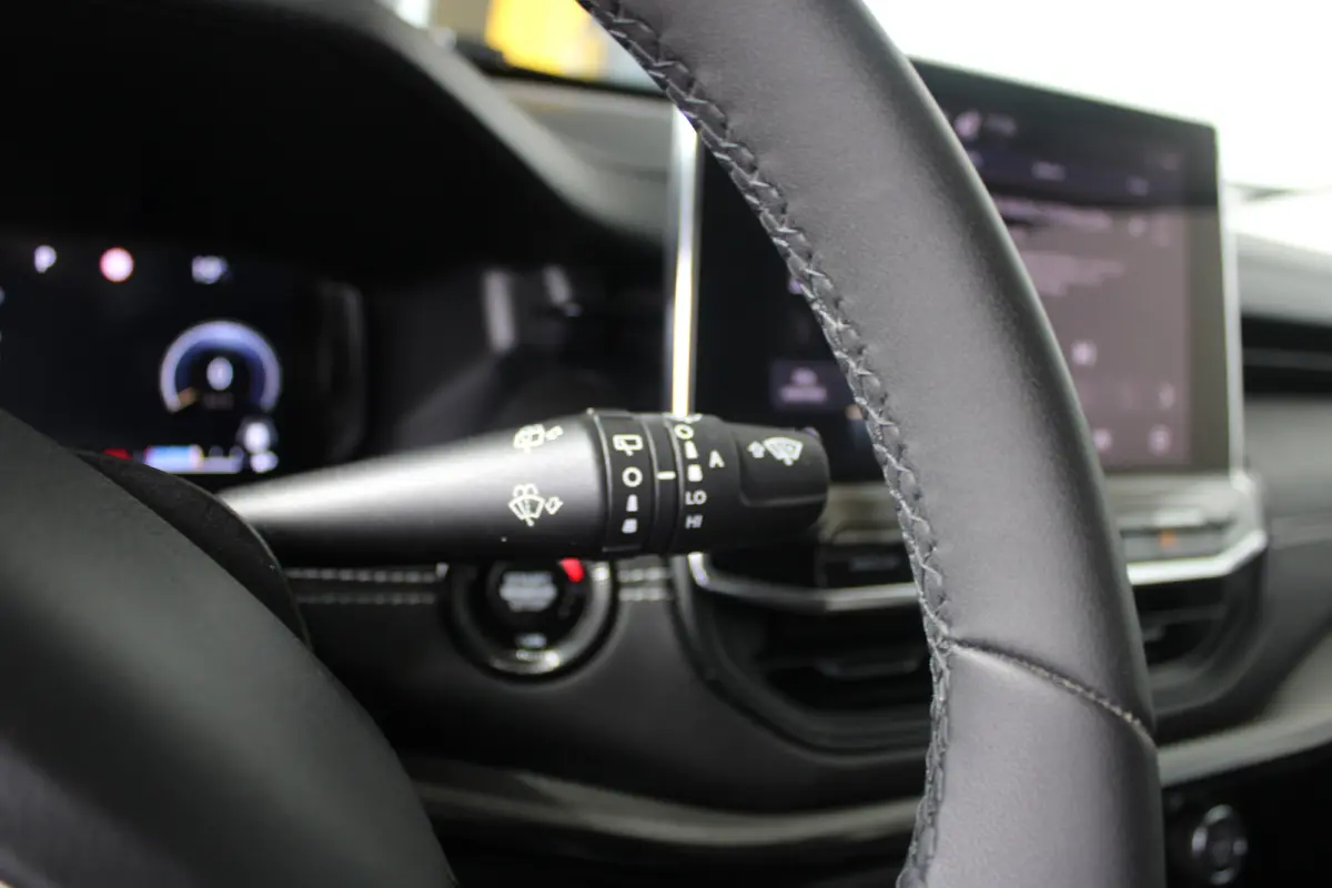 1.5T e-Hybrid S | Lederen bekleding | Camera | Apple Carplay & Android Auto | Climate Controle | Elektrisch verstelbare bestuurderstoel | Stoelverwarming |