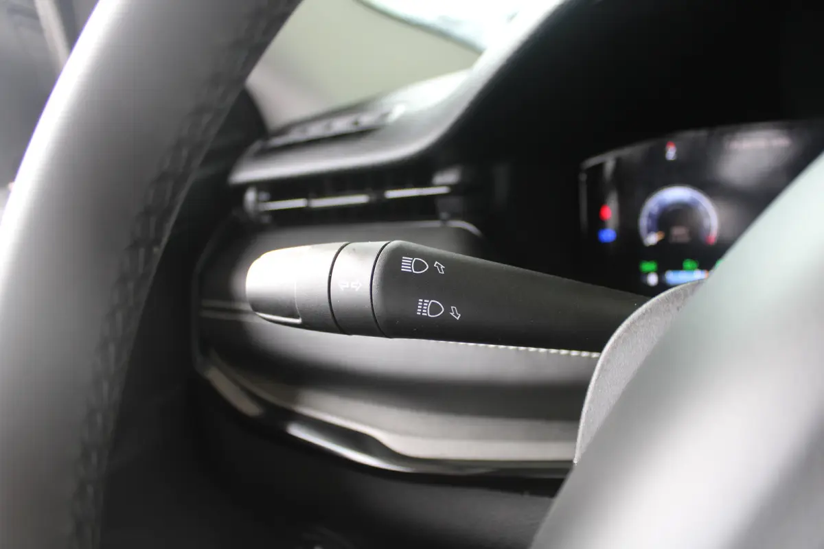 1.5T e-Hybrid S | Lederen bekleding | Camera | Apple Carplay & Android Auto | Climate Controle | Elektrisch verstelbare bestuurderstoel | Stoelverwarming |