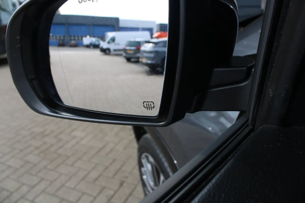 1.5T e-Hybrid S | Lederen bekleding | Camera | Apple Carplay & Android Auto | Climate Controle | Elektrisch verstelbare bestuurderstoel | Stoelverwarming |