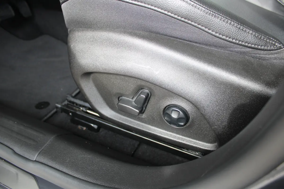 1.5T e-Hybrid S | Lederen bekleding | Camera | Apple Carplay & Android Auto | Climate Controle | Elektrisch verstelbare bestuurderstoel | Stoelverwarming |