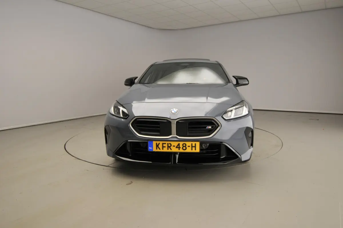 5-deurs M135 xDrive | M-Sportpakket | LED | Navigatie | Panoramadak | Elektr. zetels | DAB | Harman-kardon sound | Alu 19 inch