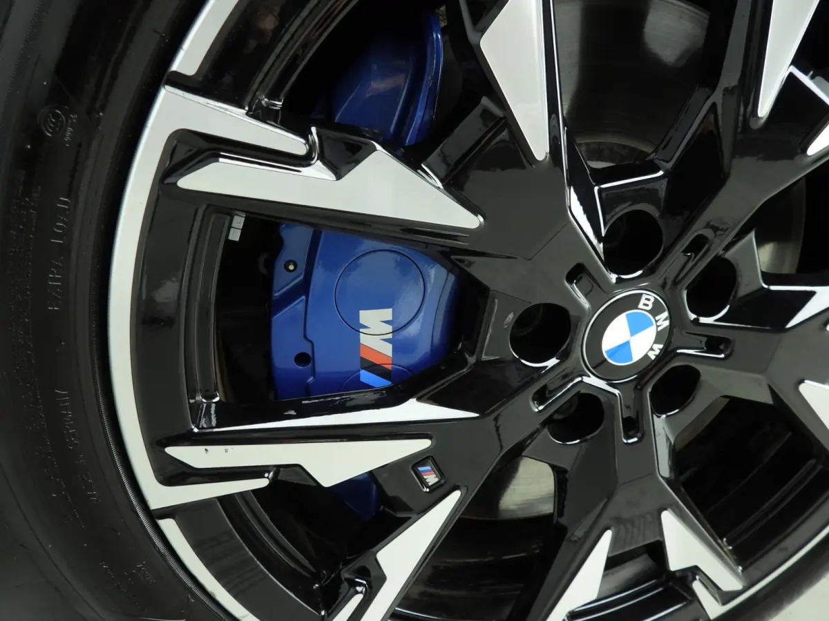 5-deurs M135 xDrive | M-Sportpakket | LED | Navigatie | Panoramadak | Elektr. zetels | DAB | Harman-kardon sound | Alu 19 inch
