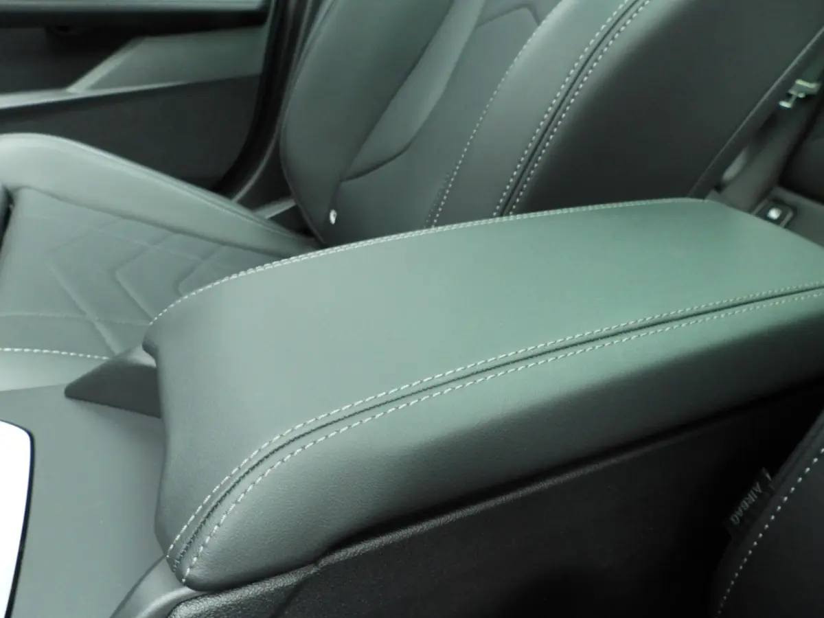 5-deurs M135 xDrive | M-Sportpakket | LED | Navigatie | Panoramadak | Elektr. zetels | DAB | Harman-kardon sound | Alu 19 inch