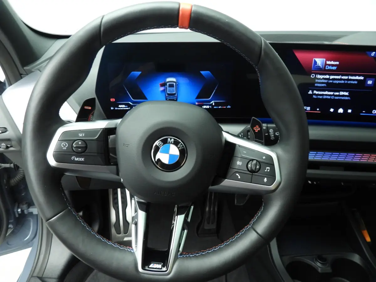 5-deurs M135 xDrive | M-Sportpakket | LED | Navigatie | Panoramadak | Elektr. zetels | DAB | Harman-kardon sound | Alu 19 inch