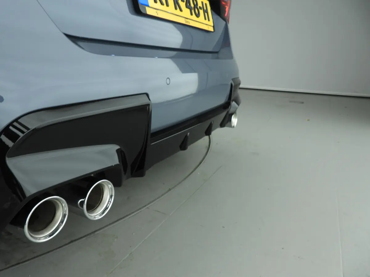 5-deurs M135 xDrive | M-Sportpakket | LED | Navigatie | Panoramadak | Elektr. zetels | DAB | Harman-kardon sound | Alu 19 inch