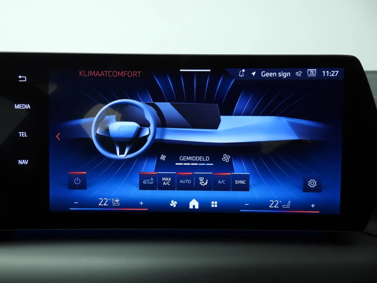 5-deurs M135 xDrive | M-Sportpakket | LED | Navigatie | Panoramadak | Elektr. zetels | DAB | Harman-kardon sound | Alu 19 inch