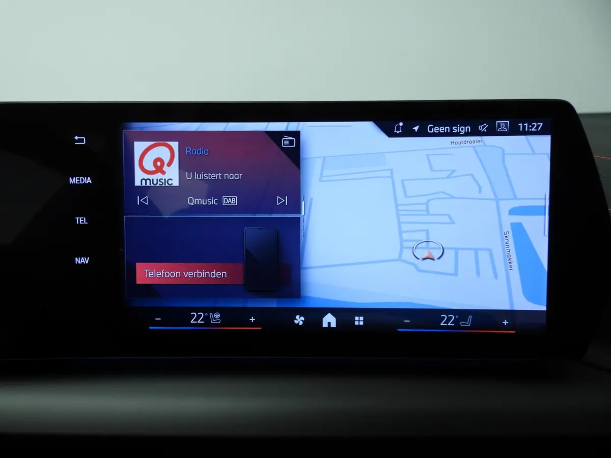 5-deurs M135 xDrive | M-Sportpakket | LED | Navigatie | Panoramadak | Elektr. zetels | DAB | Harman-kardon sound | Alu 19 inch