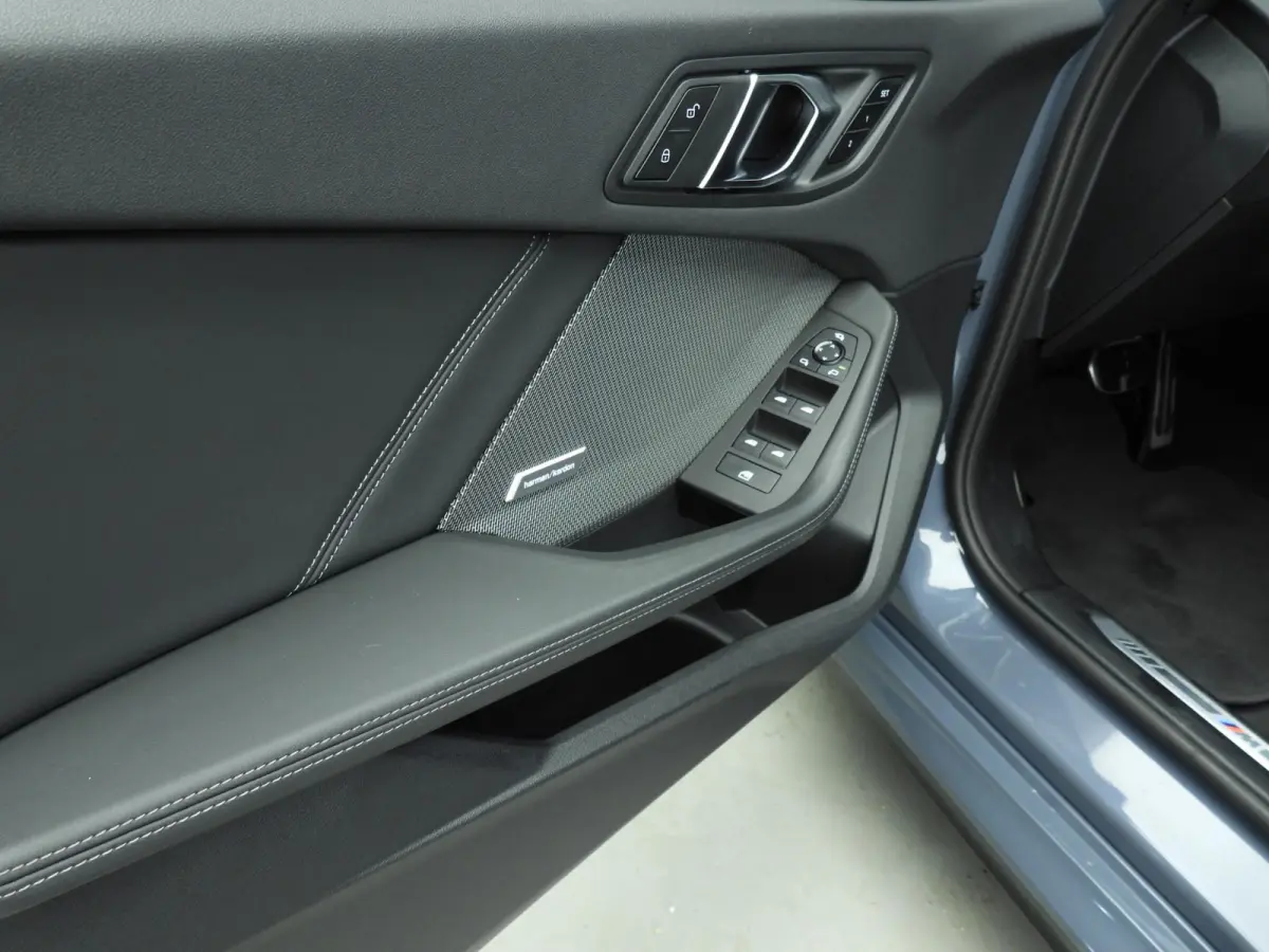 5-deurs M135 xDrive | M-Sportpakket | LED | Navigatie | Panoramadak | Elektr. zetels | DAB | Harman-kardon sound | Alu 19 inch