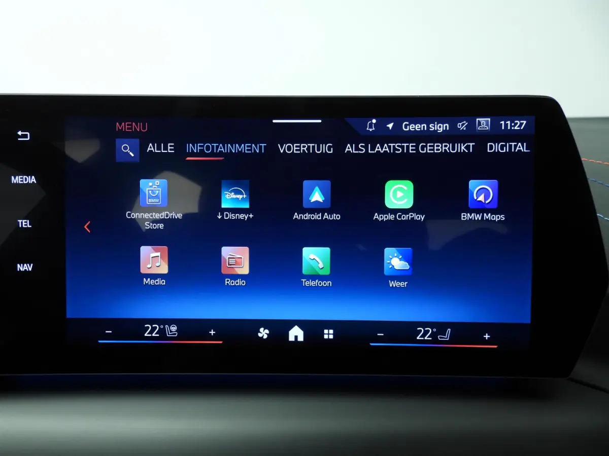 5-deurs M135 xDrive | M-Sportpakket | LED | Navigatie | Panoramadak | Elektr. zetels | DAB | Harman-kardon sound | Alu 19 inch