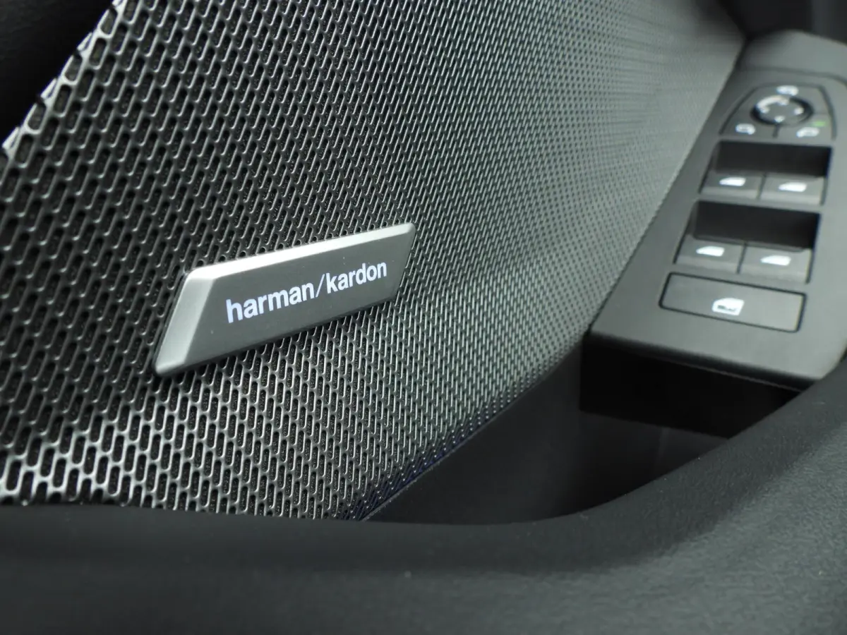 5-deurs M135 xDrive | M-Sportpakket | LED | Navigatie | Panoramadak | Elektr. zetels | DAB | Harman-kardon sound | Alu 19 inch