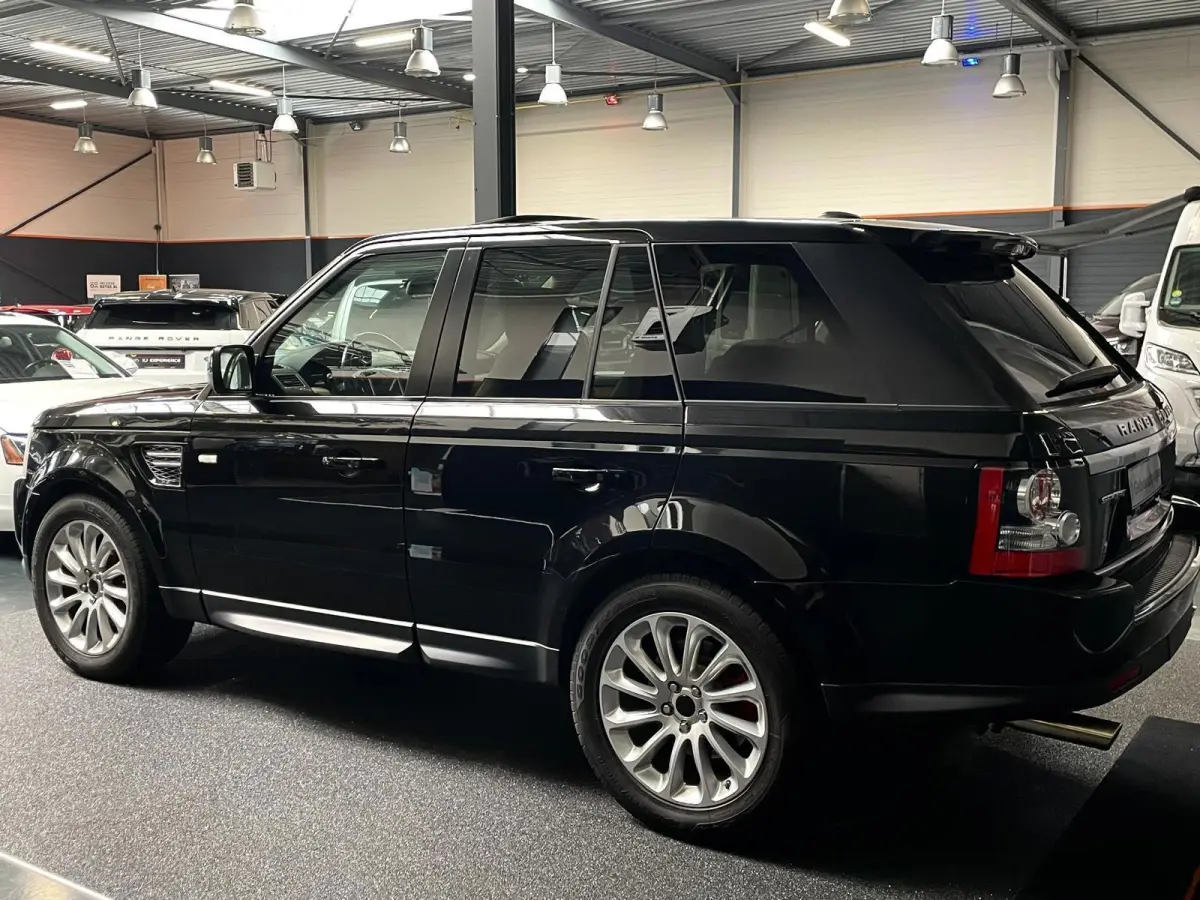 5.0 V8 Supercharged HSE Lux Black GLASDAK