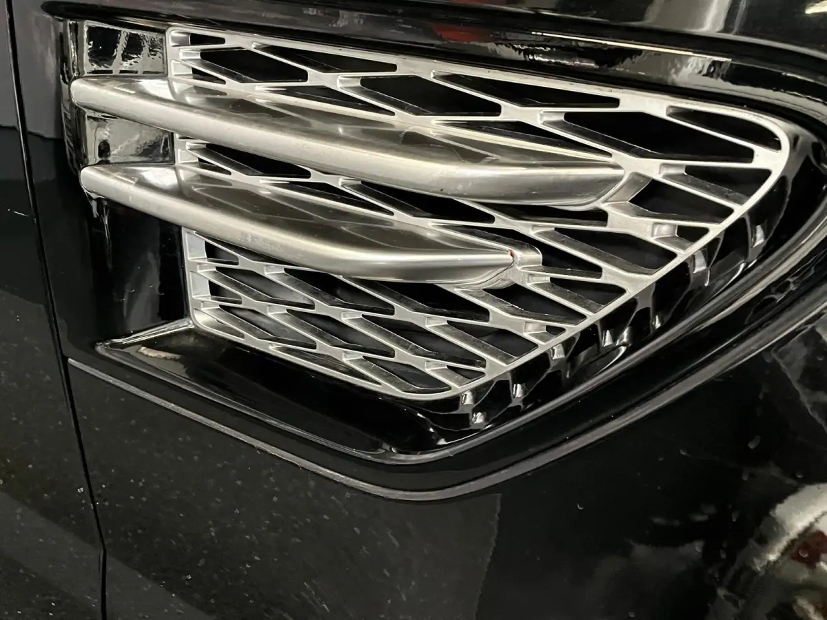 5.0 V8 Supercharged HSE Lux Black GLASDAK