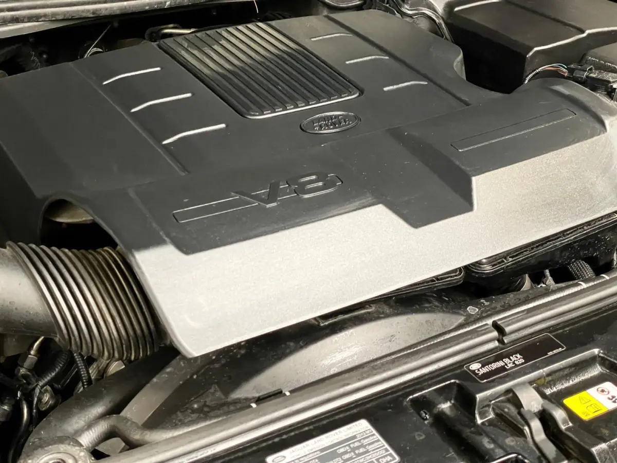 5.0 V8 Supercharged HSE Lux Black GLASDAK