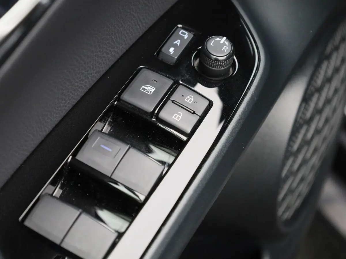 1.8 Executive | HEADUP DISPLAY | STOELVERWARMING | NAVIGATIE | KEYLESS | ELEK.STOEL | CAMERA | JBL GELUIDSSYSTEEM |