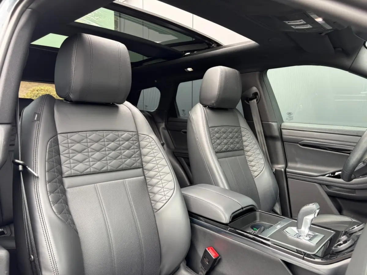 1.5 P300e HSE R-Dynamic 1e eig. Pano Leder Camera Carplay Android NL-auto
