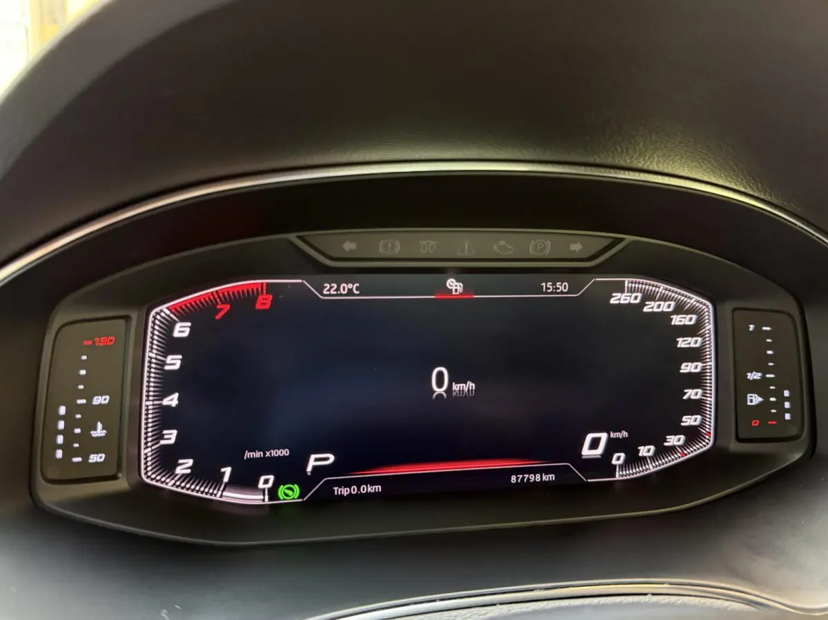1.0 TSI FR Business Intense Automaat | Alcantara bekleding | Achteruitrijcamera | Adaptieve cruise control | Apple CarPlay/Android Auto | Climate control | Navigatiesysteem | LED koplampen |
