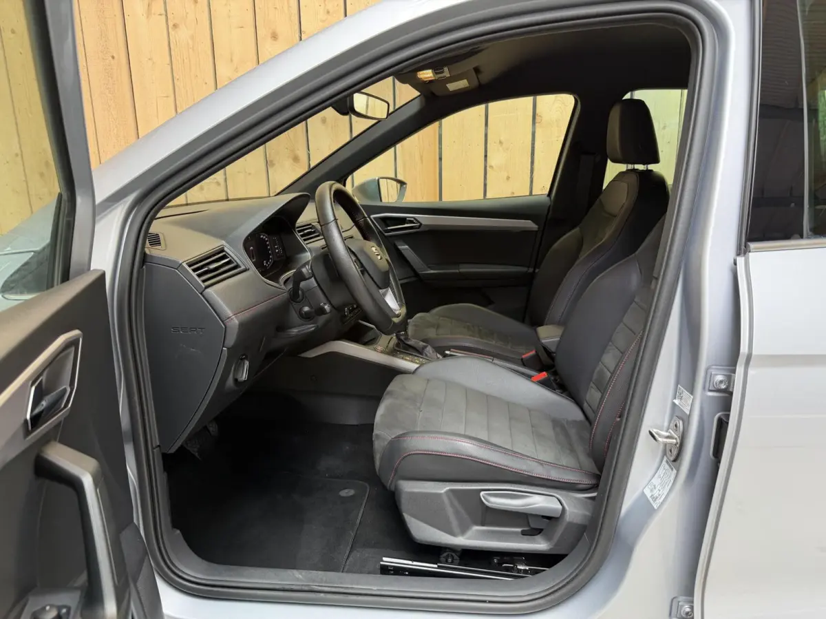 1.0 TSI FR Business Intense Automaat | Alcantara bekleding | Achteruitrijcamera | Adaptieve cruise control | Apple CarPlay/Android Auto | Climate control | Navigatiesysteem | LED koplampen |